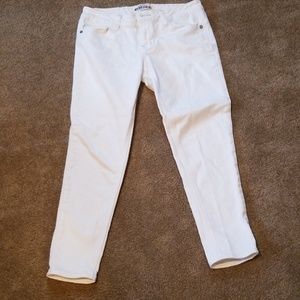 White skinny jeans